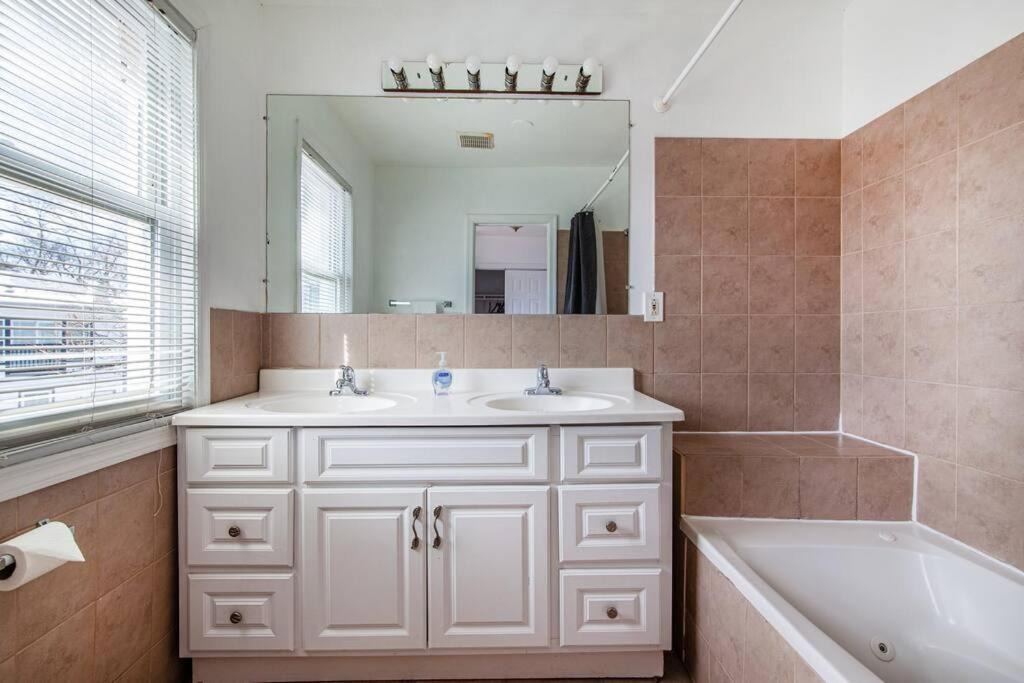 Relaxing, Spacious, Private, Walkable In Petworth! Washington Esterno foto