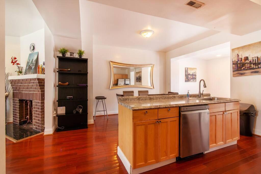 Relaxing, Spacious, Private, Walkable In Petworth! Washington Esterno foto